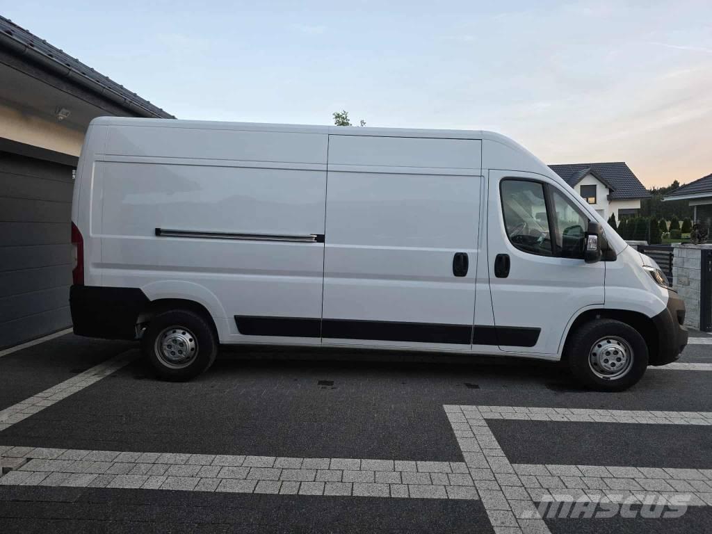 Opel Movano Панельні фургони
