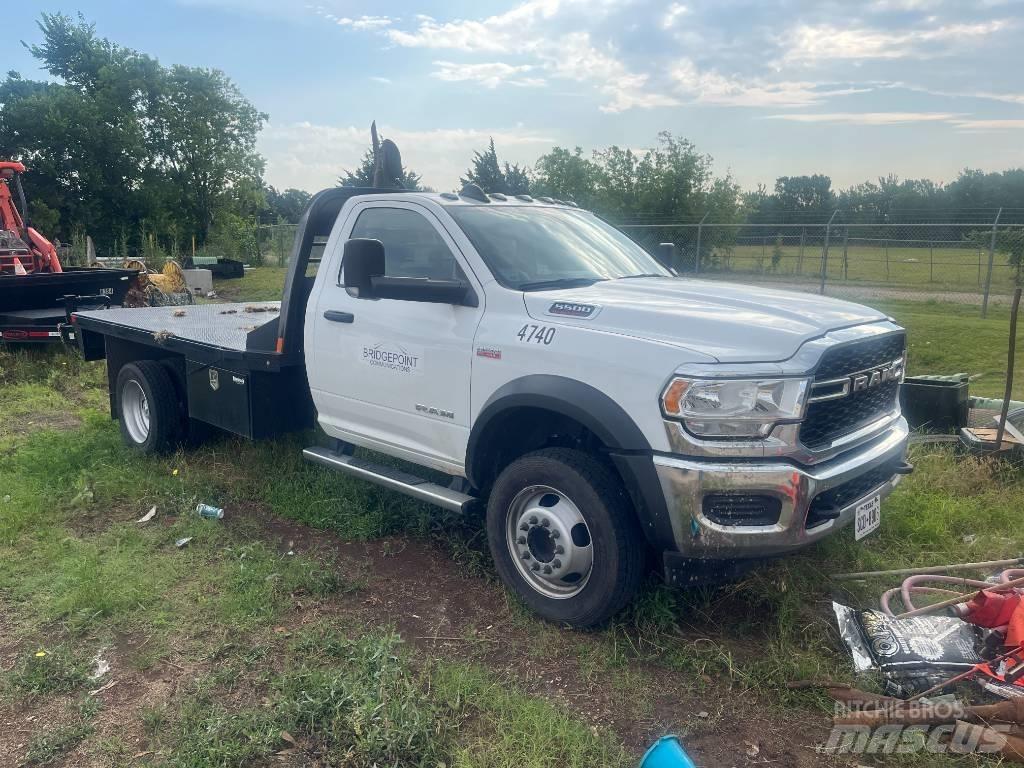 RAM 5500 Вантажівки-платформи/бокове розвантаження