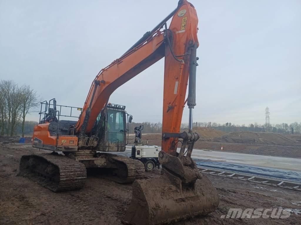Doosan DX 225 LC-5 Гусеничні екскаватори