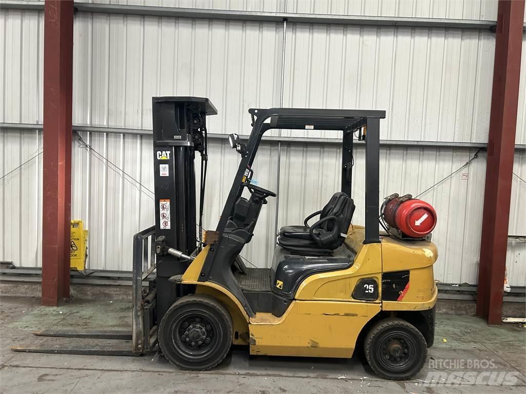 CAT GP25NT Газові навантажувачі