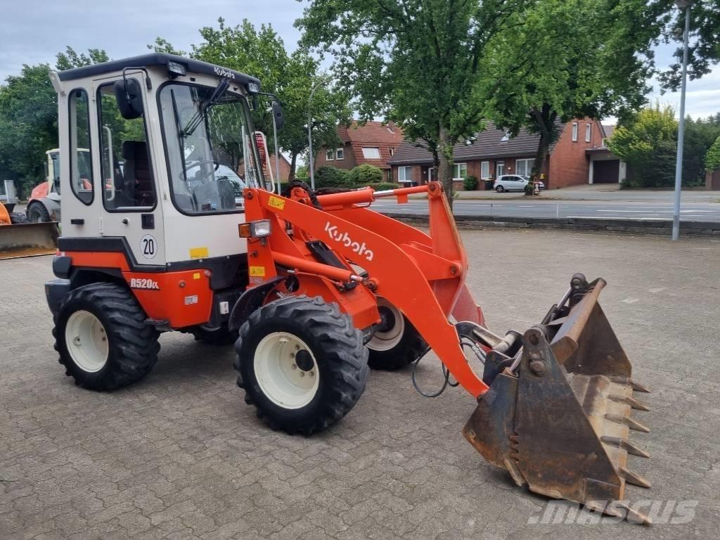 Kubota R 520 N Фронтальні навантажувачі