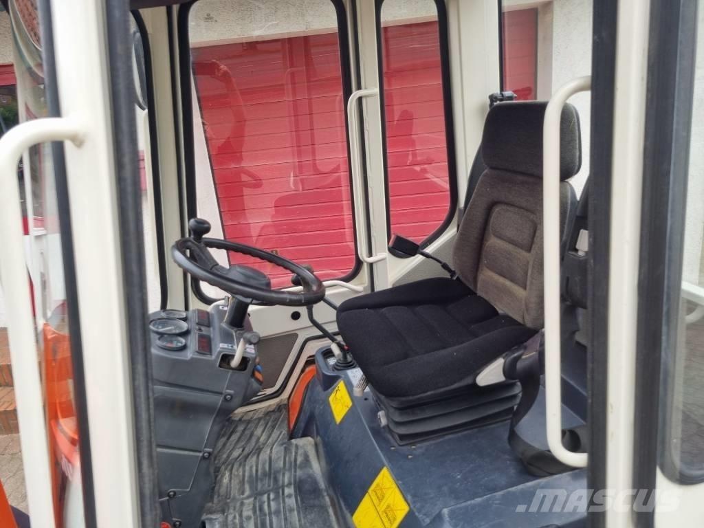 Kubota R 520 N Фронтальні навантажувачі