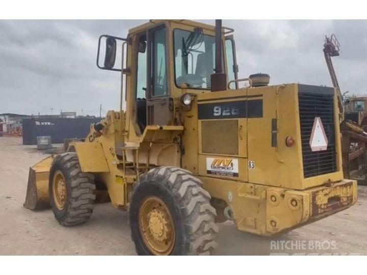 CAT 926E Фронтальні навантажувачі