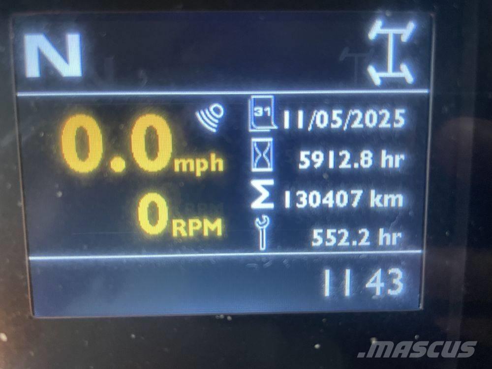 JCB 4220 Трактори