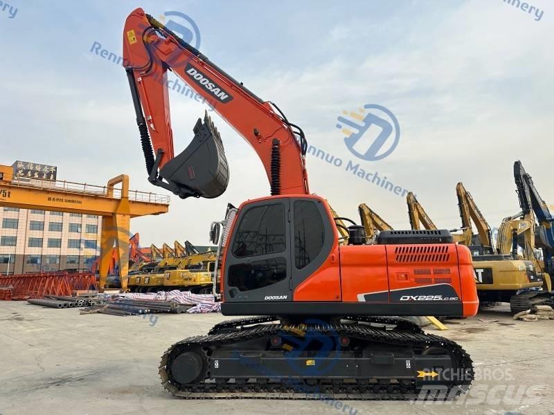 Doosan DX 225 LC-9C Гусеничні екскаватори