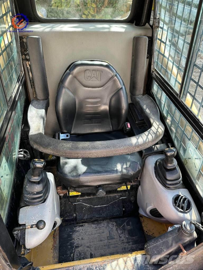 CAT 226 B Міні-навантажувачі