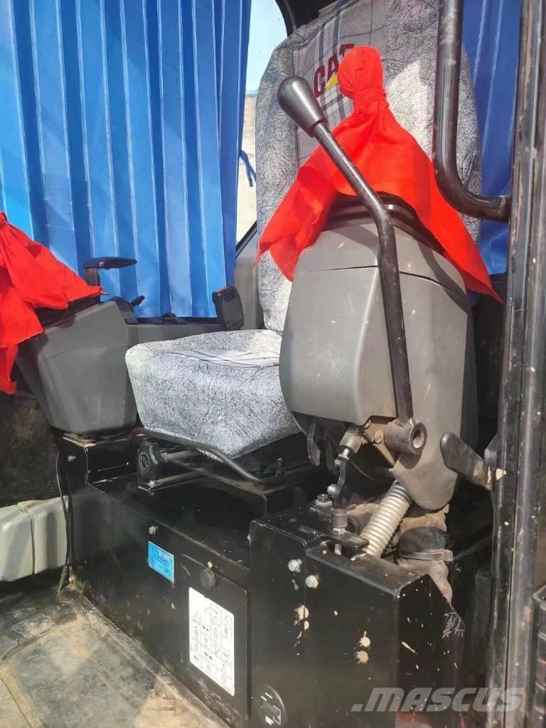 CAT 307E2 Середні екскаватори 7т. - 12т.