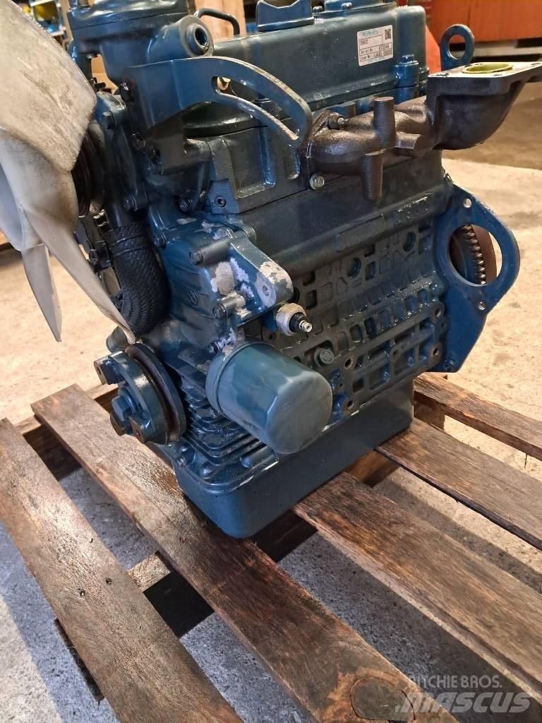 Kubota D-902 Двигуни