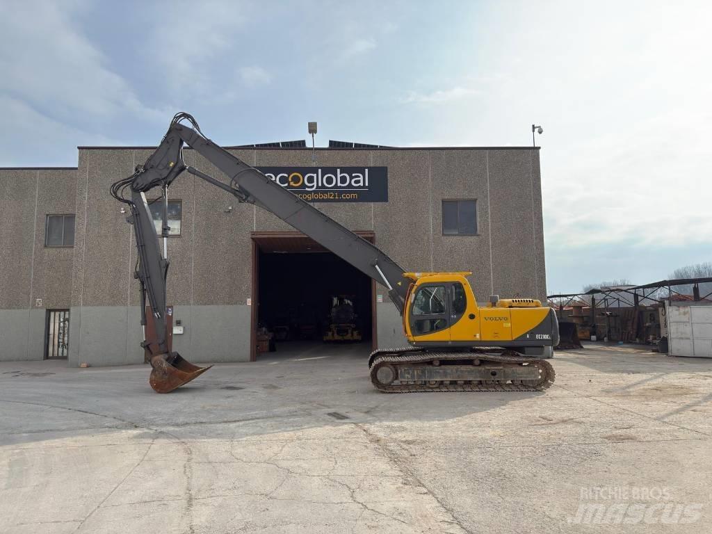 Volvo EC 210 LC Гусеничні екскаватори