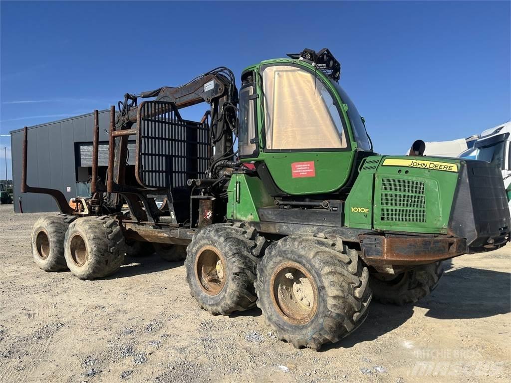 John Deere 1010E Харвестери