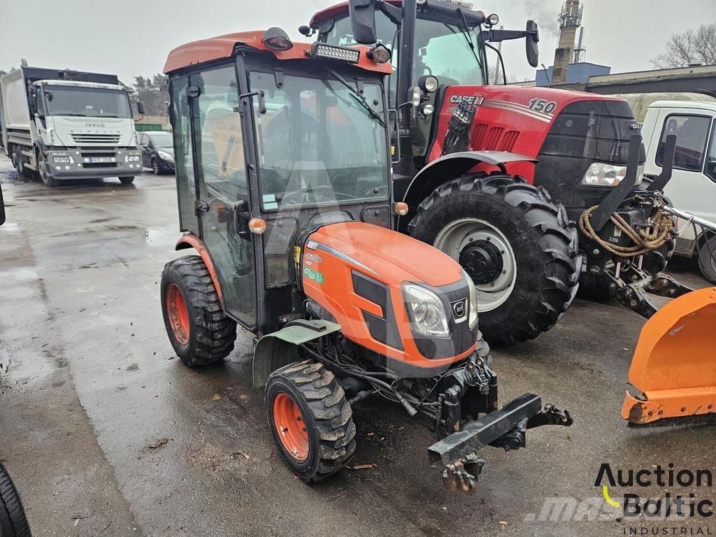 Kioti CK 2810 Трактори