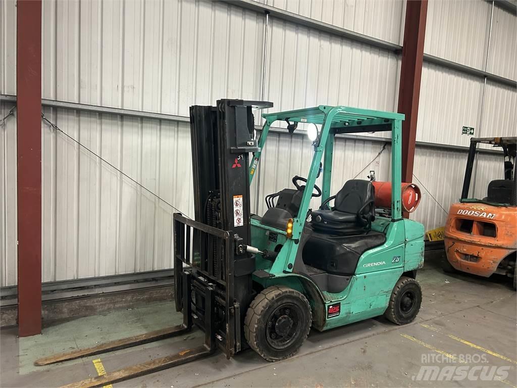 Mitsubishi FG25NT Газові навантажувачі