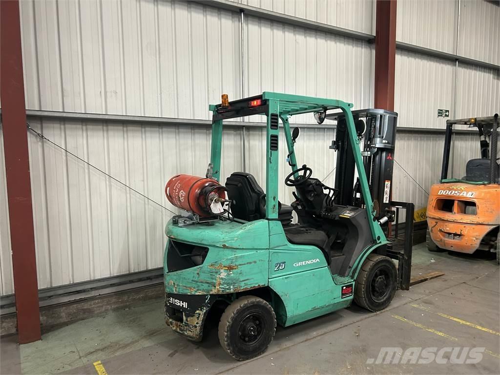 Mitsubishi FG25NT Газові навантажувачі