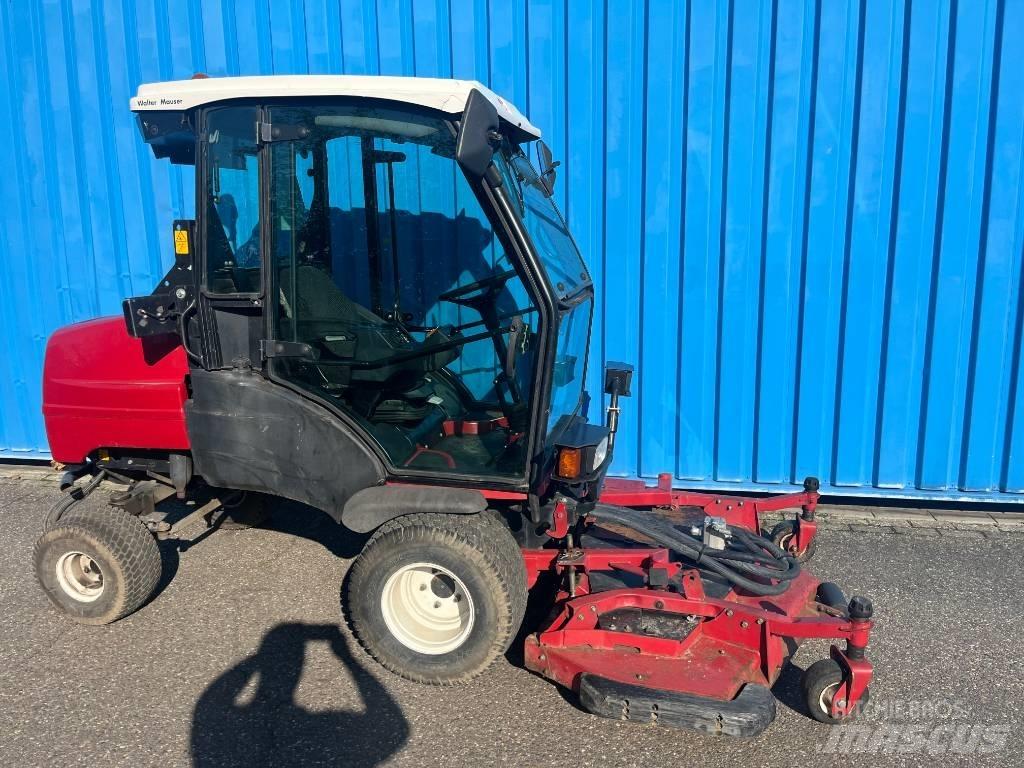 Toro Groundmaster Самохідні газонокосарки