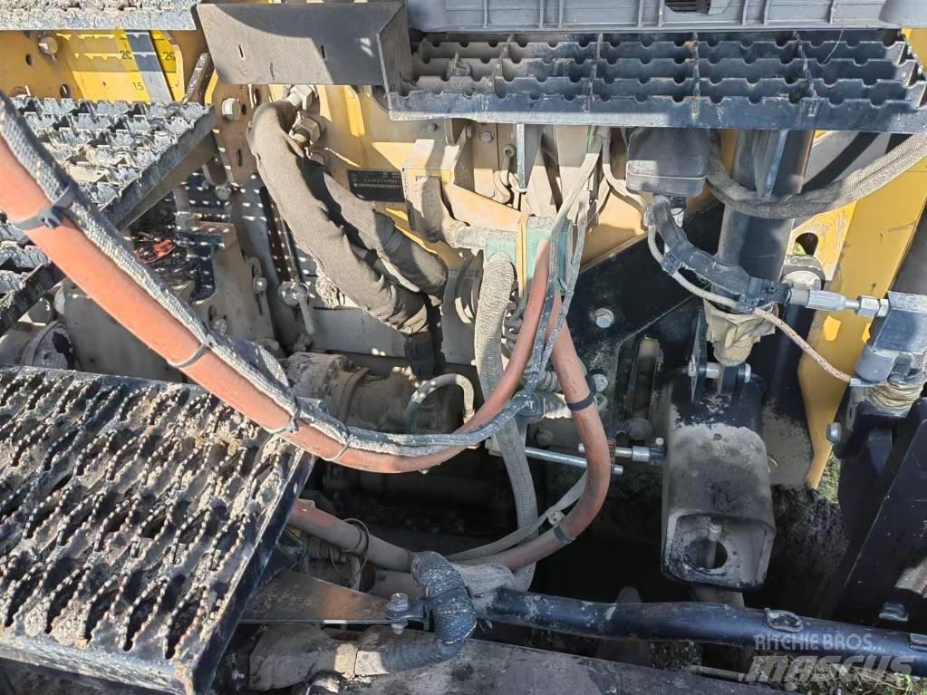 CAT AP655F Асфальтовкладачі