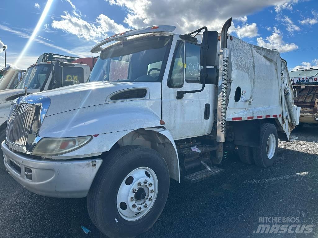 International 4300 Сміттєвози