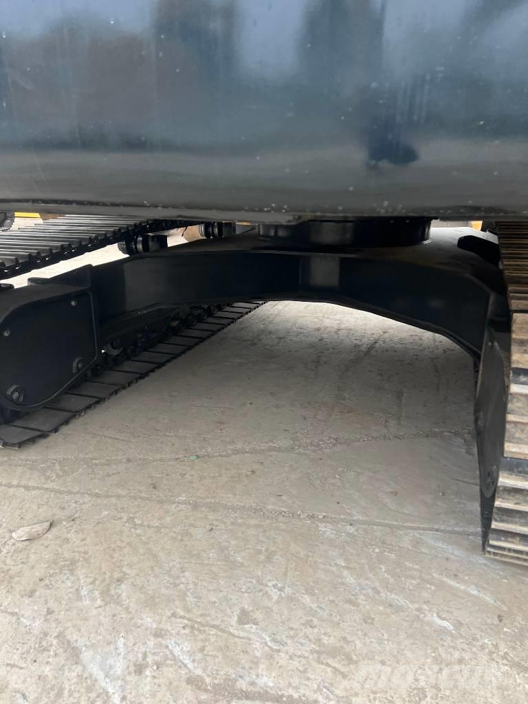 Hyundai HX 220 HD Гусеничні екскаватори