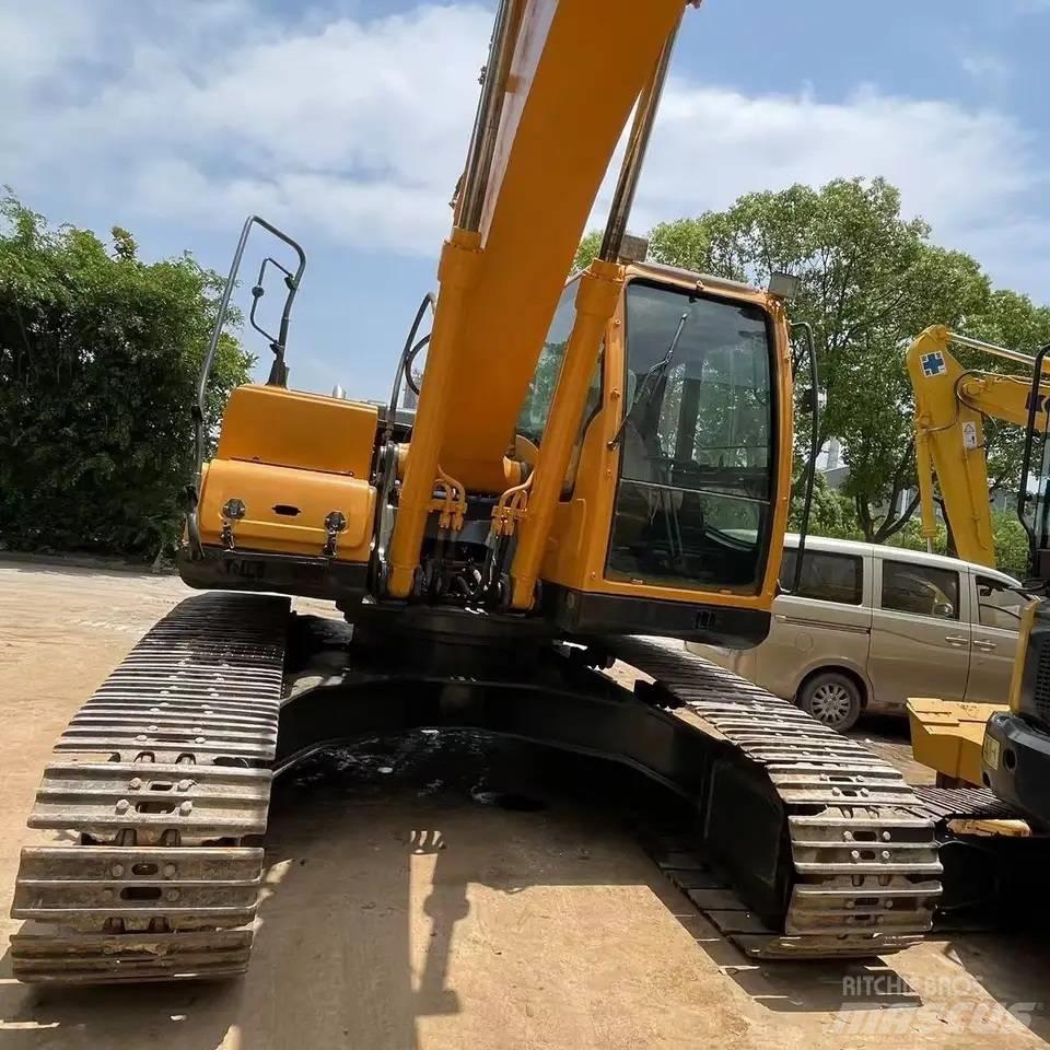 Hyundai R220-9s Гусеничні екскаватори