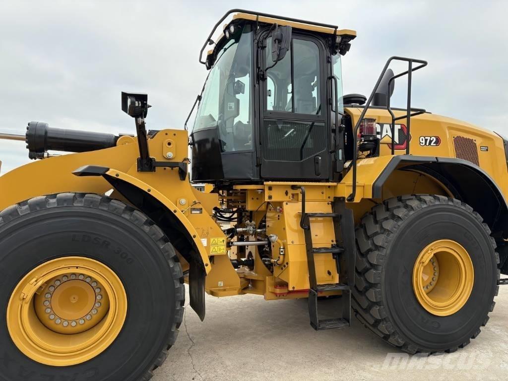 CAT 972 Фронтальні навантажувачі