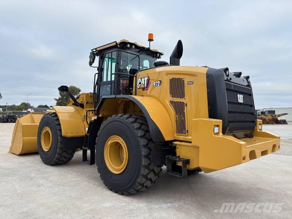 CAT 972 Фронтальні навантажувачі