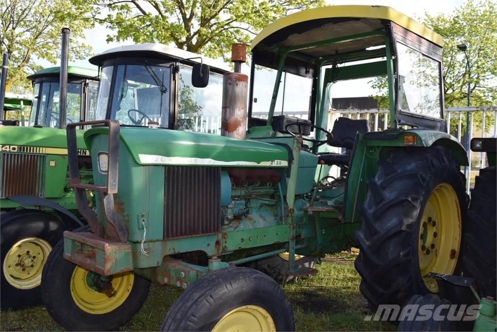 John Deere 2130 Трактори