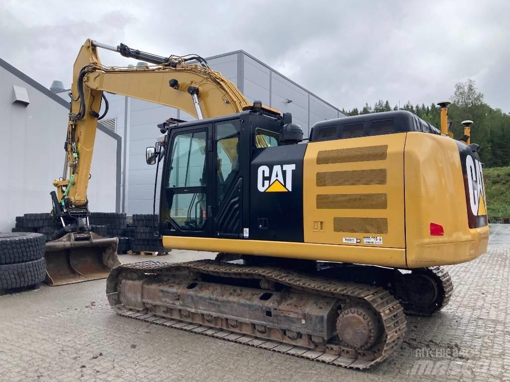 CAT 326 F L Гусеничні екскаватори