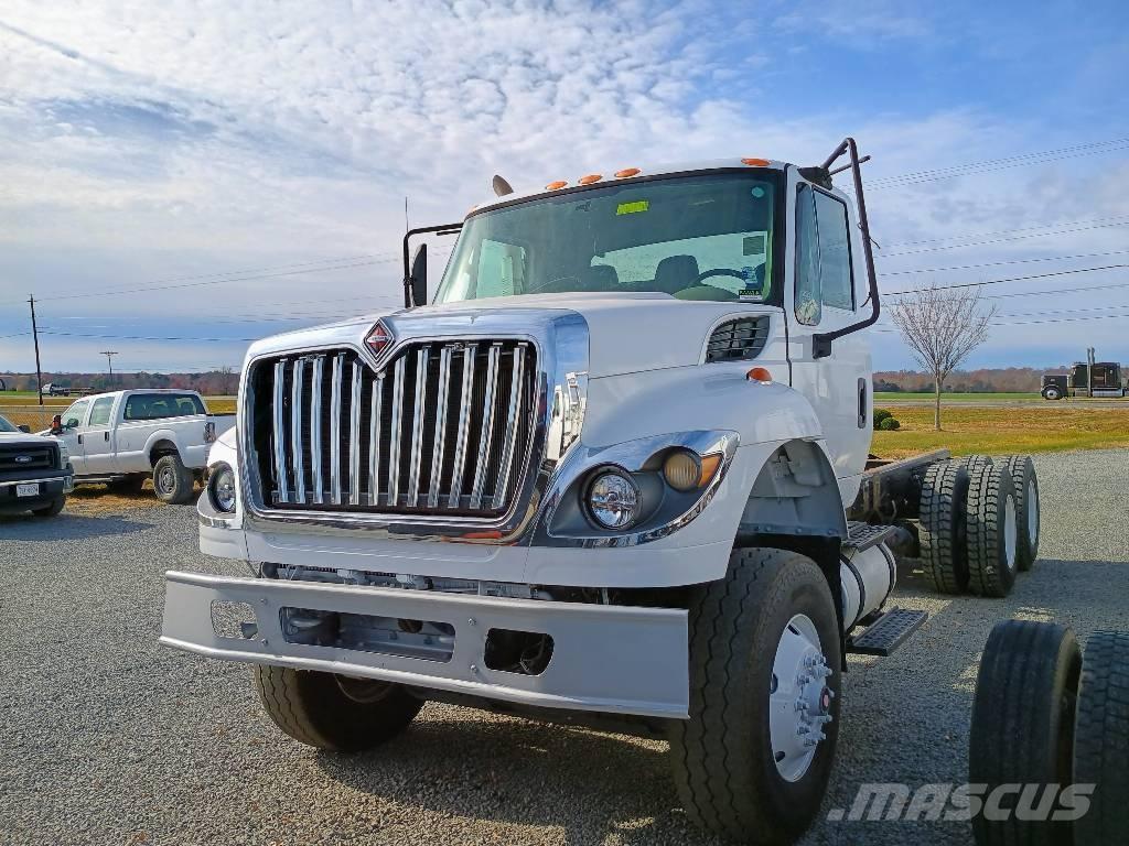 International 7400 Шасі з кабіною