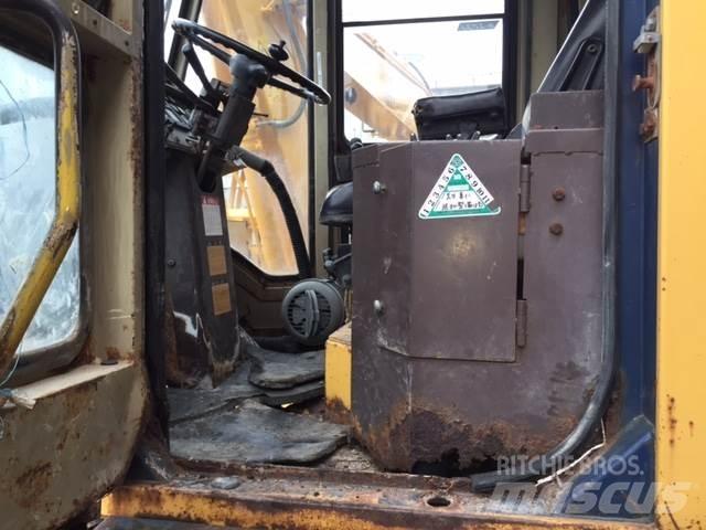 Komatsu WA150-1 Фронтальні навантажувачі