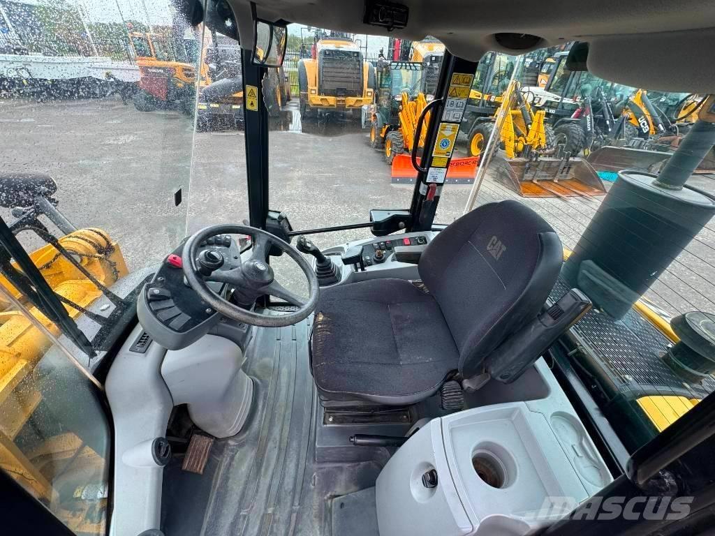 CAT 906 H Фронтальні навантажувачі