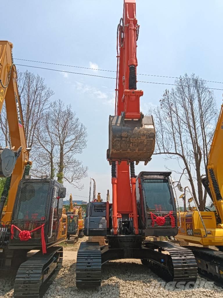 Hitachi ZX 240 Гусеничні екскаватори