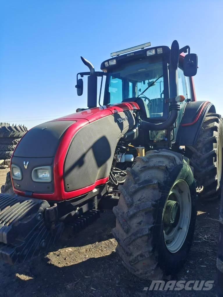 Case IH FARMALL 1404 Трактори