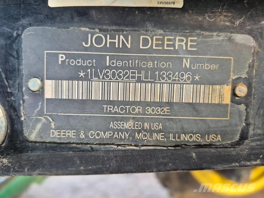 John Deere 3032 E Трактори