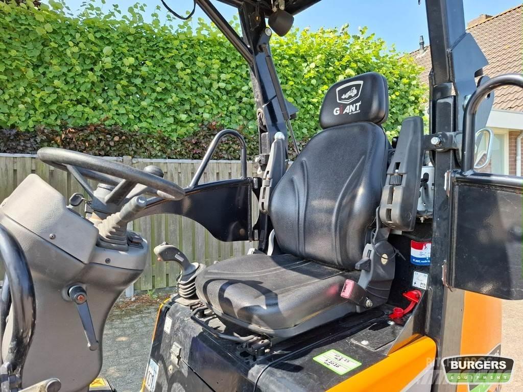 GiANT G1500 X-TRA Малі навантажувачі