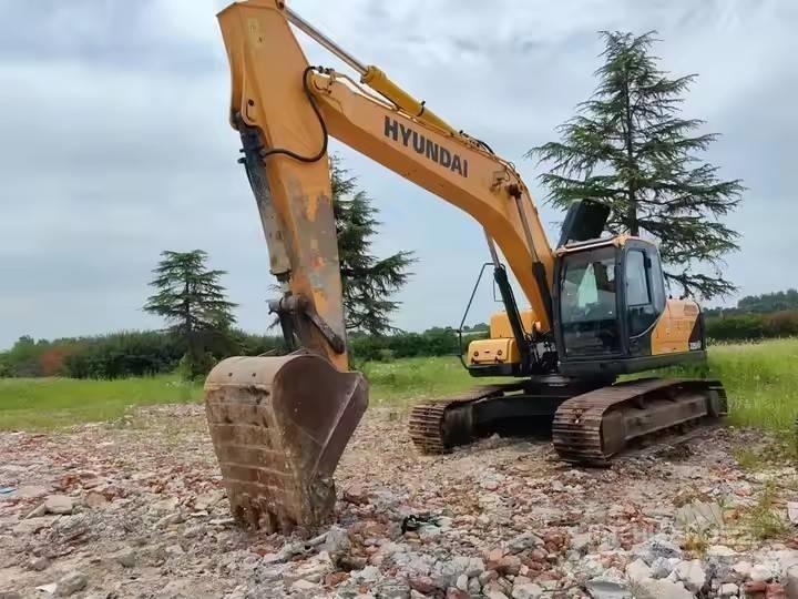 Hyundai 225LVS Гусеничні екскаватори