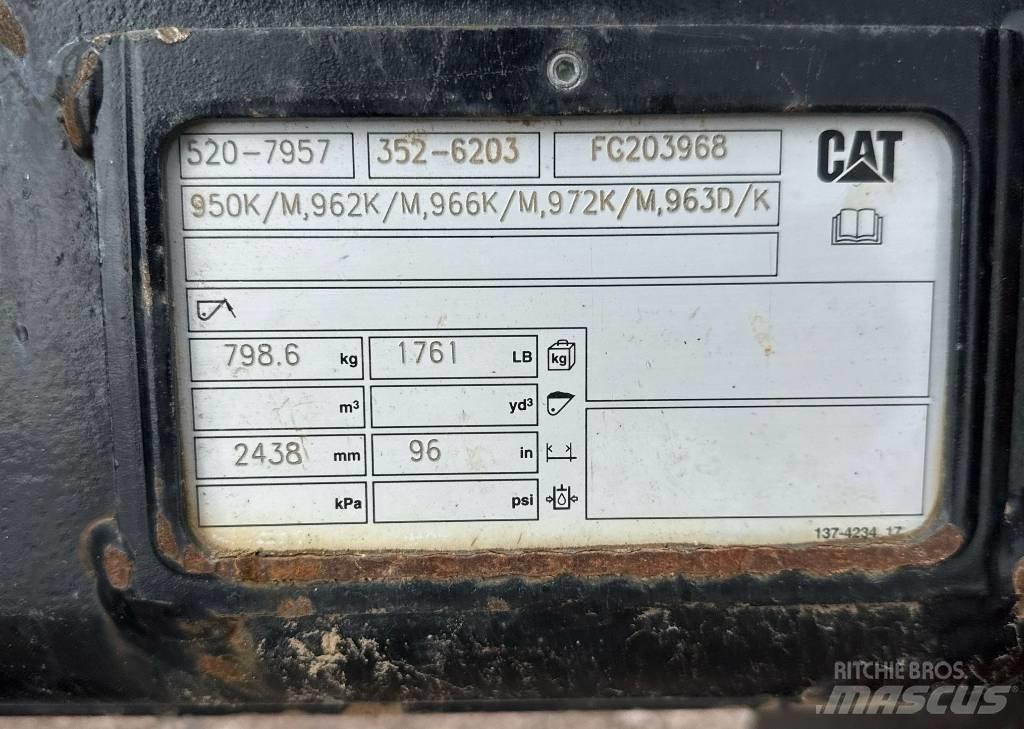 CAT 950M Фронтальні навантажувачі