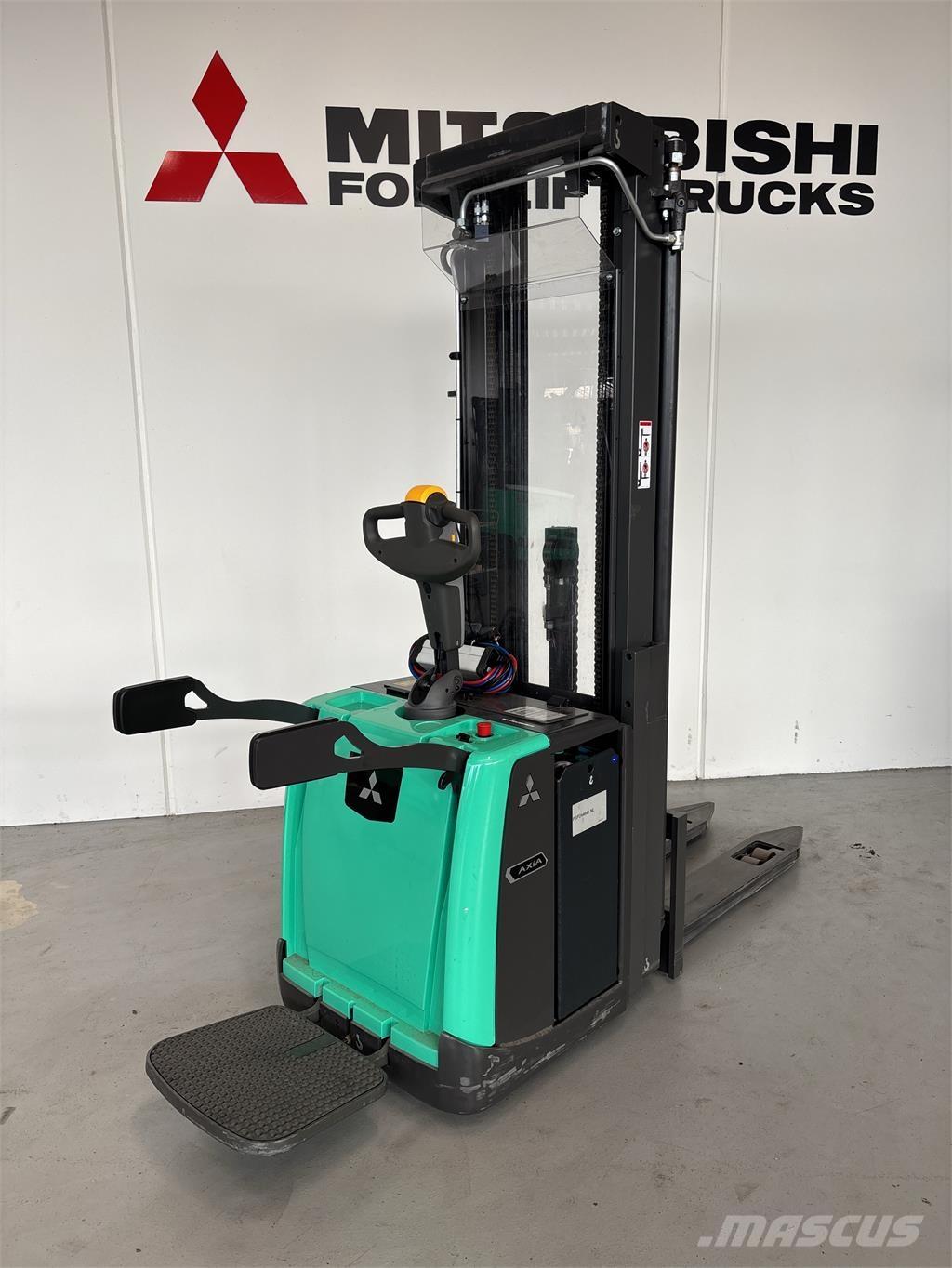 Mitsubishi SBV16PI Самохідні електроштабелери