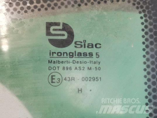 CAT TH407C door Кабіна