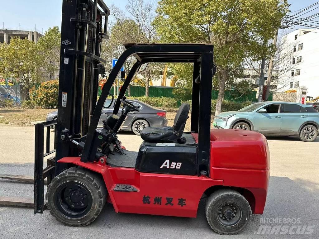 Hangcha A38 Дизельні навантажувачі