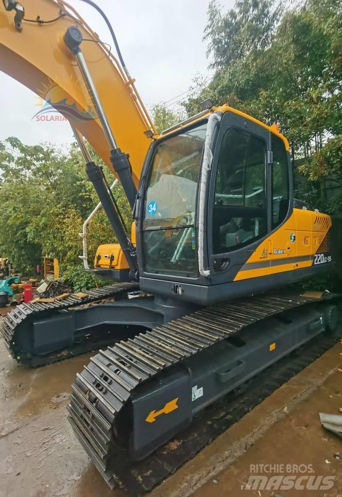 Hyundai R220LC-9S Колісні екскаватори