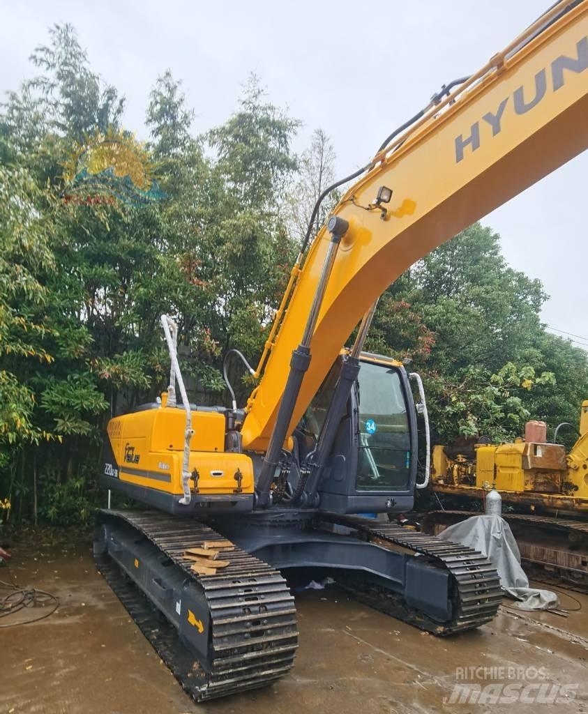 Hyundai R220LC-9S Колісні екскаватори