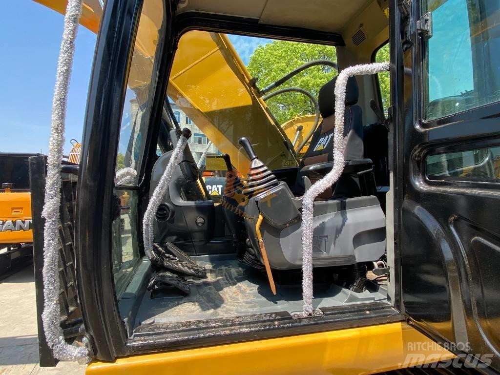 CAT 320 D Гусеничні екскаватори