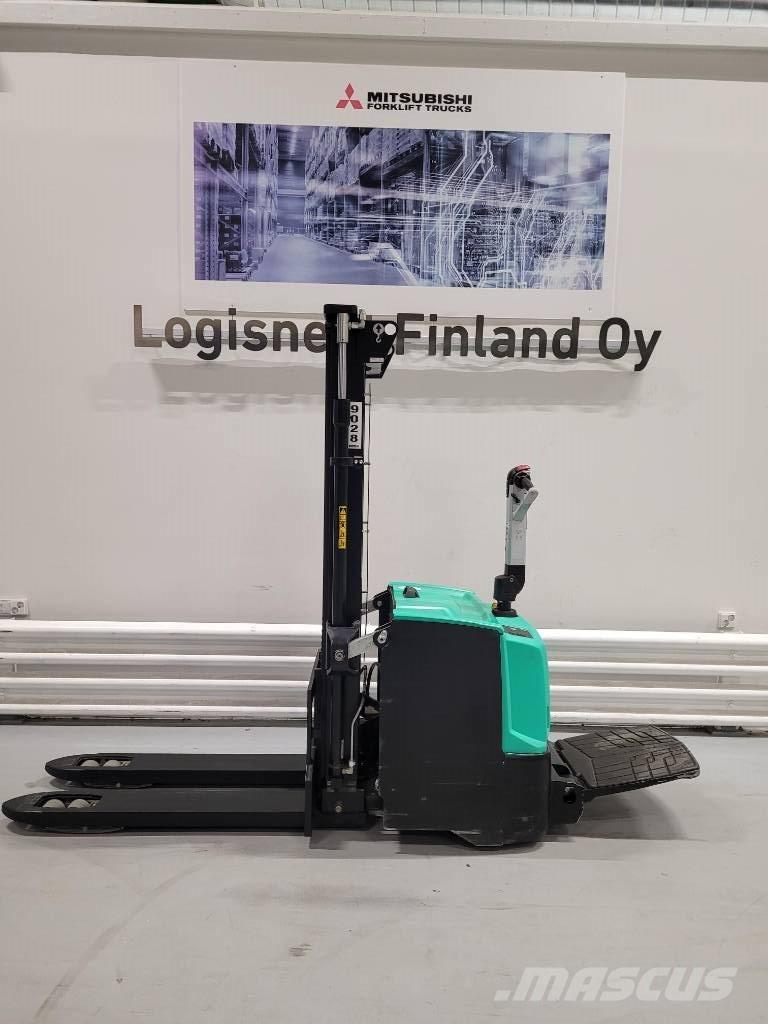 Mitsubishi SBP16N2IR Самохідні електроштабелери