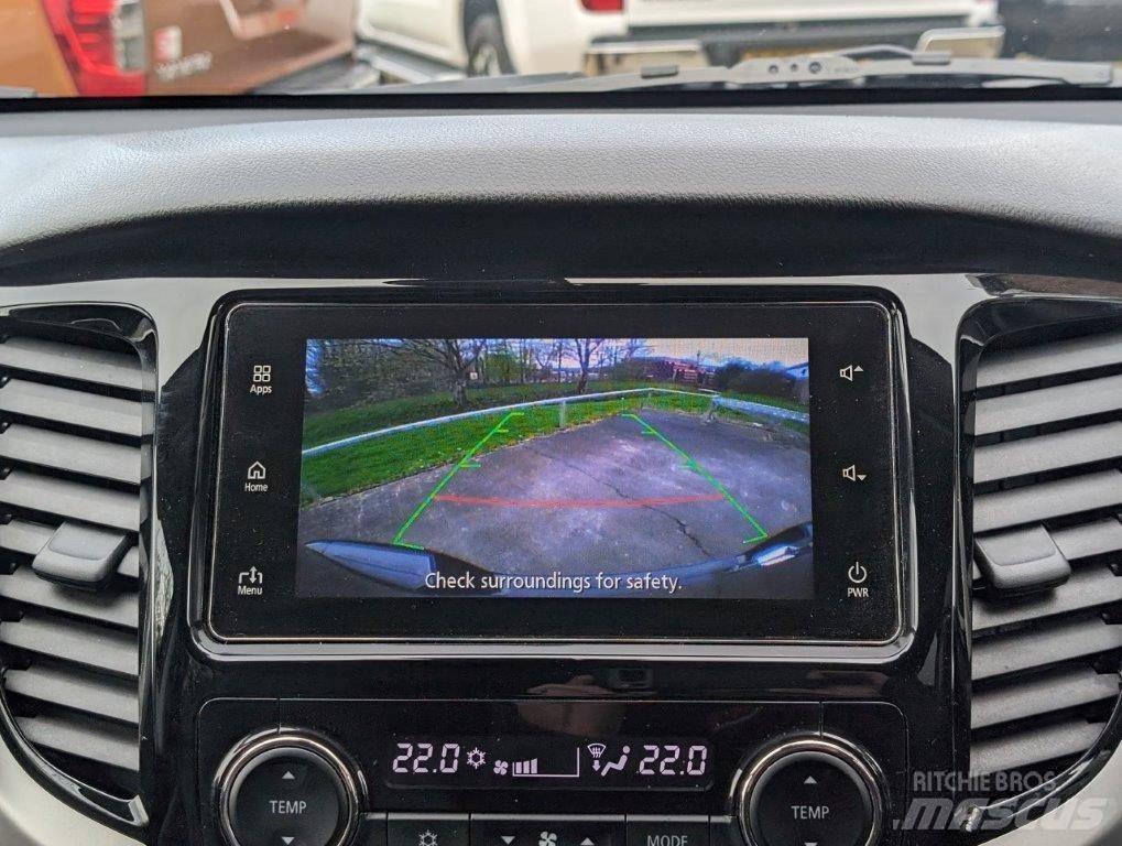 Mitsubishi L 200 Пікапи / Бічне розвантаження