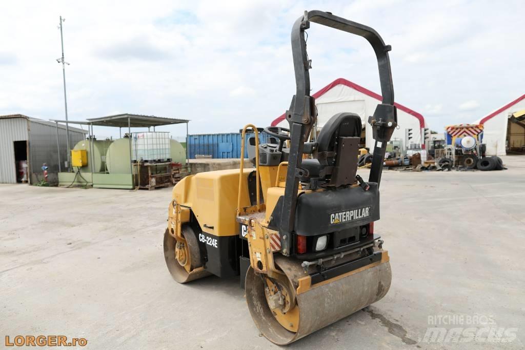 CAT CB 224 E Котки тротуарні