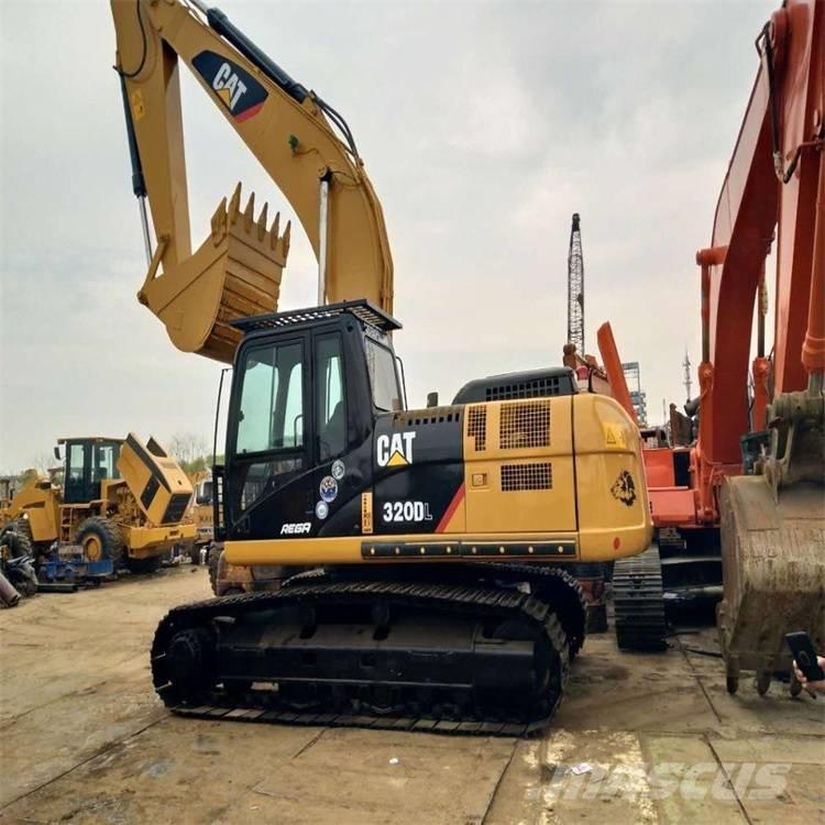 CAT 325DL Гусеничні екскаватори