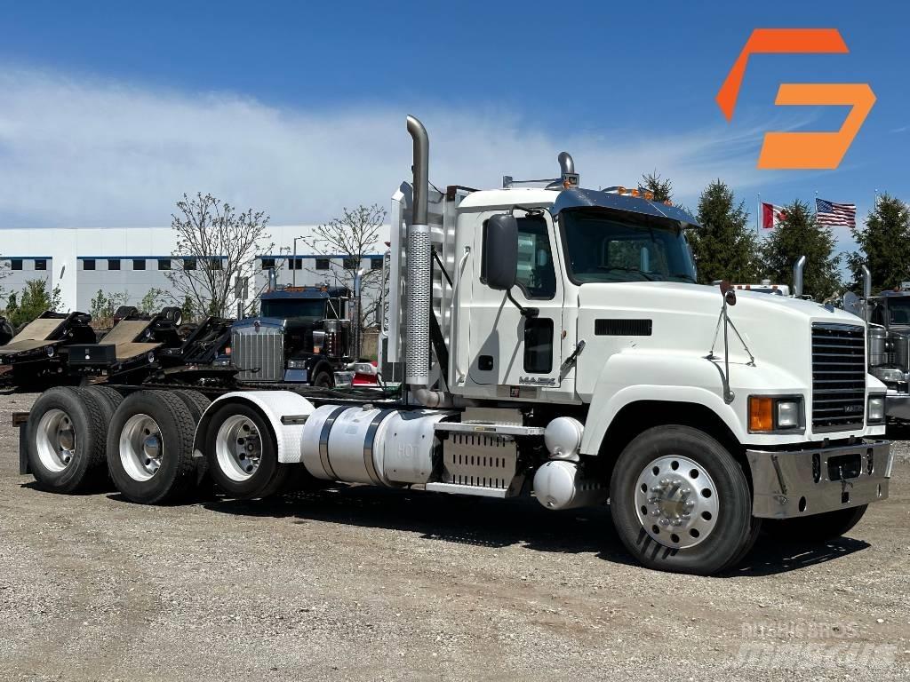 Mack CHU613 Тягачі