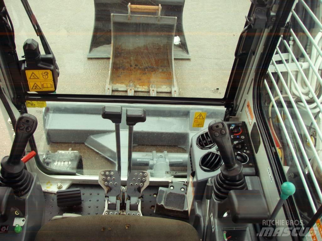 Takeuchi TB153FR Міні-екскаватори < 7т
