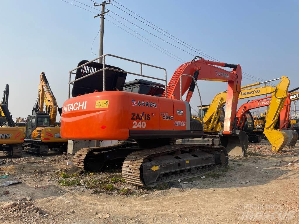 Hitachi ZX 240 Гусеничні екскаватори
