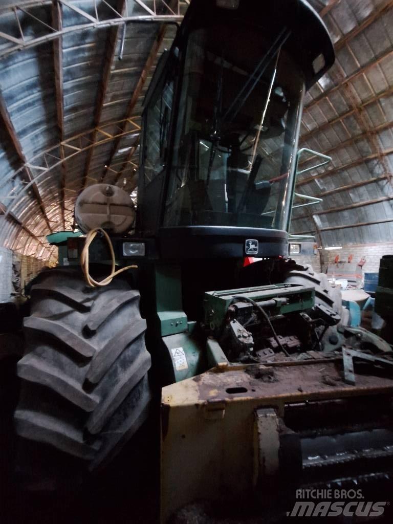 John Deere 6850 Кормозбиральні комбайни