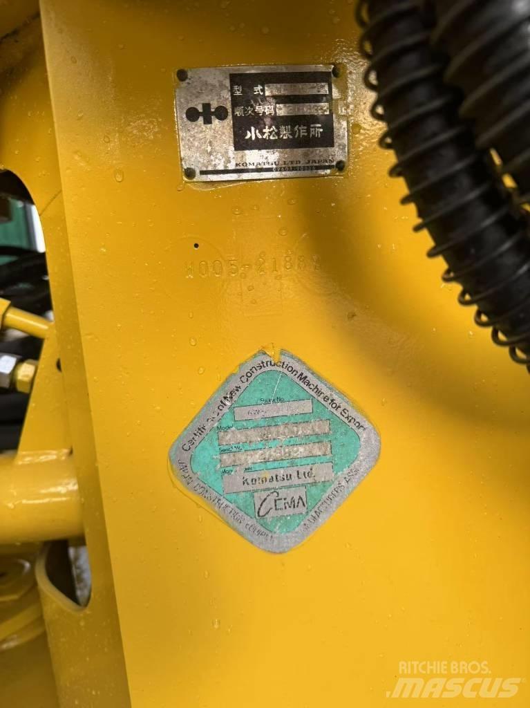 Komatsu WA100-1 Фронтальні навантажувачі